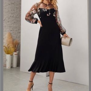 Black Floral Keyhole-Contrast Empire-Waist Midi Dress